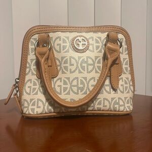 ||~ Giani Bernini Hand bag ~||